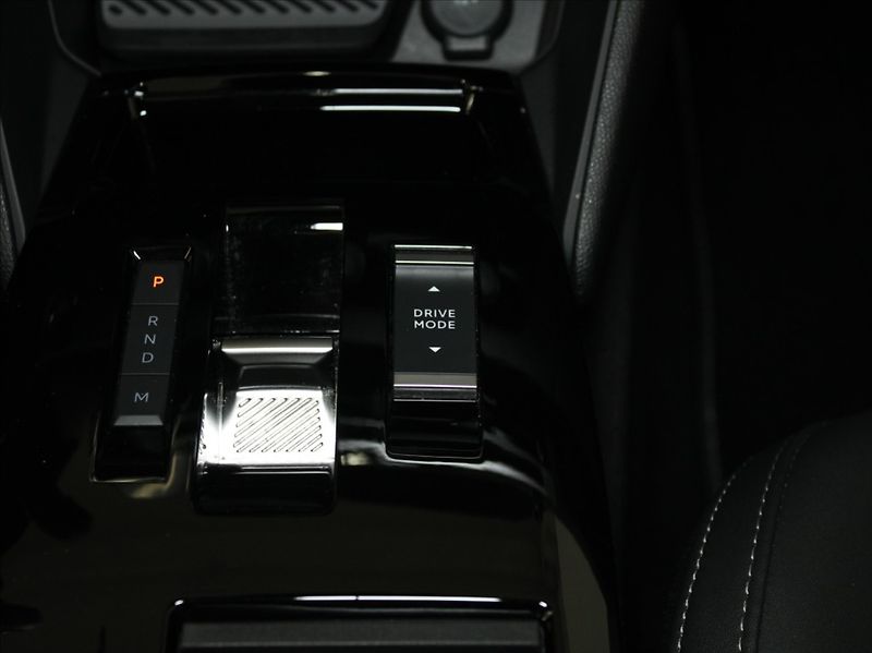 Citroën C4 1,2 PT 96kW AT MAX Facelift - fotka 19 z 26