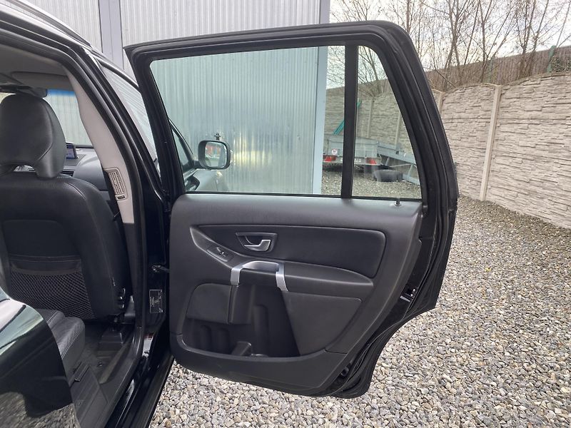 Volvo XC90 2.5TDi D5 200PS 7M 196000KM 1A - fotka 120 z 161