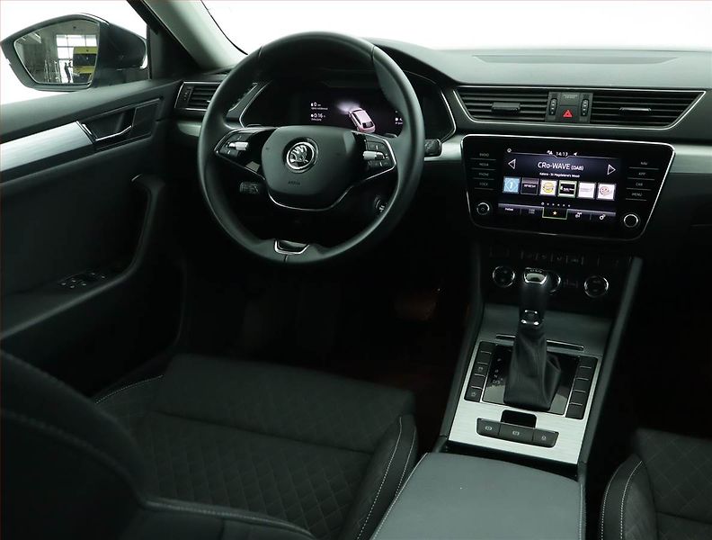Škoda Superb (2022) Ambition 2.0 TSI - fotka 7 z 17