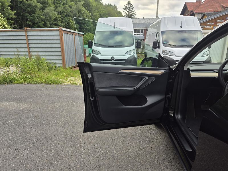 Tesla Model Y ZAMLUVENO ! TZ 91,0% - fotka 37 z 50
