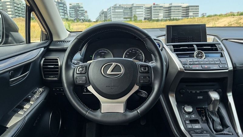 Lexus NX 300h 300H 2,5 HEV PREMIUM (LUXURY) - fotka 19 z 33
