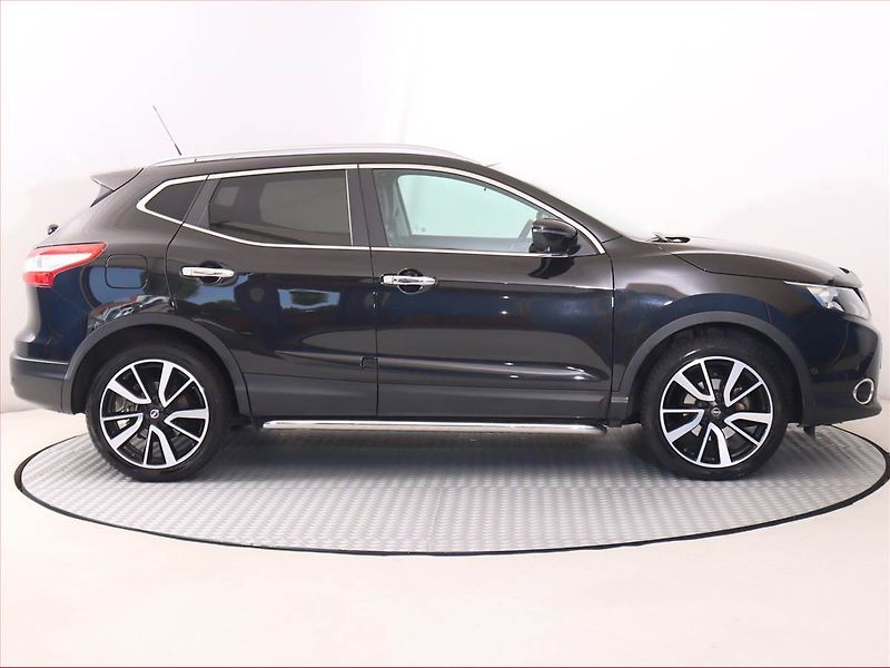 Nissan Qashqai (2015) 1.6 DIG-T, Serv.kniha, Kůže - fotka 6 z 18