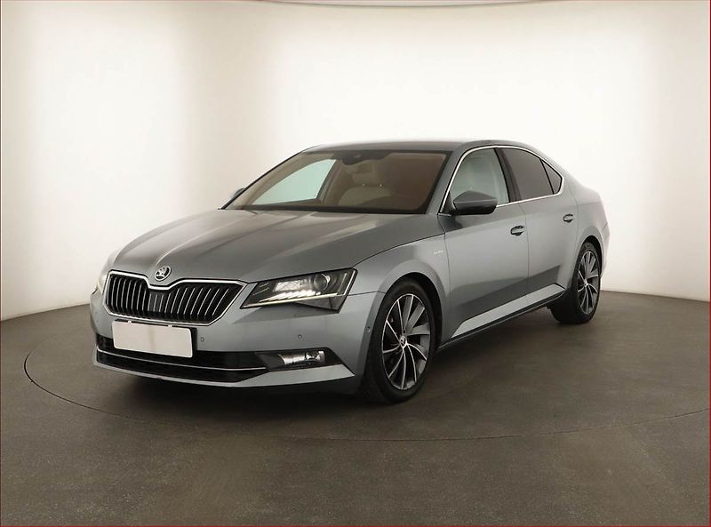 Škoda Superb (2015) Laurin&Klement 2.0 TDI - fotka 2 z 20
