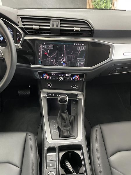 Audi Q3 40TDi ČR Sportback REZERVACE - fotka 24 z 32