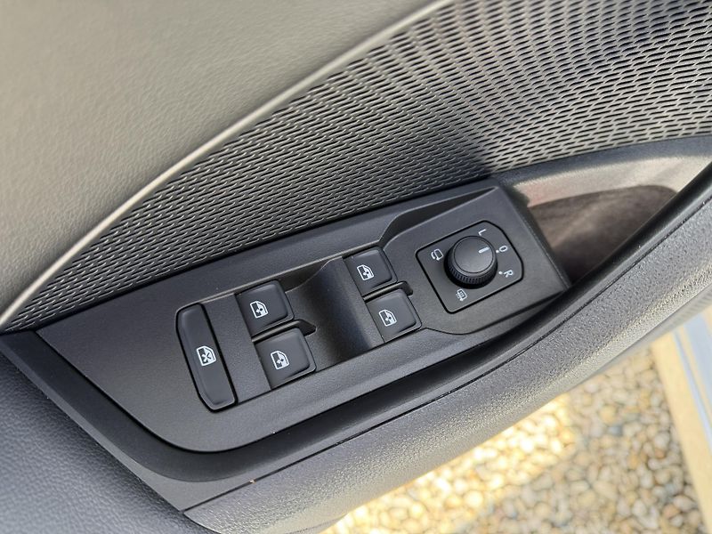 Škoda Octavia 1,5 TSi/110kW DSG e-TEC STYLE - fotka 10 z 80