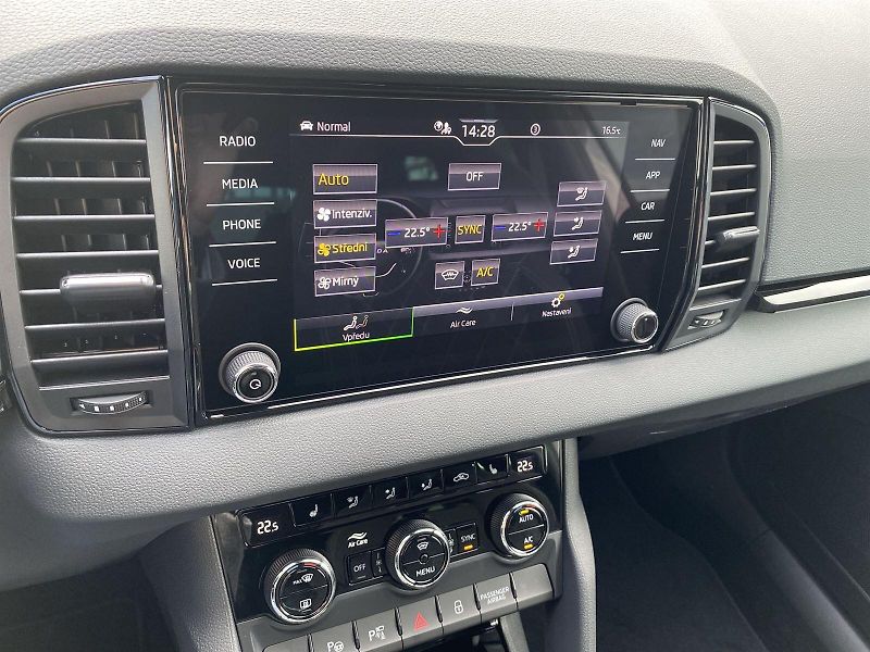 Škoda Karoq (2025) 2,0 TDI 110kW 4x4 DSG Sportlin - fotka 14 z 33
