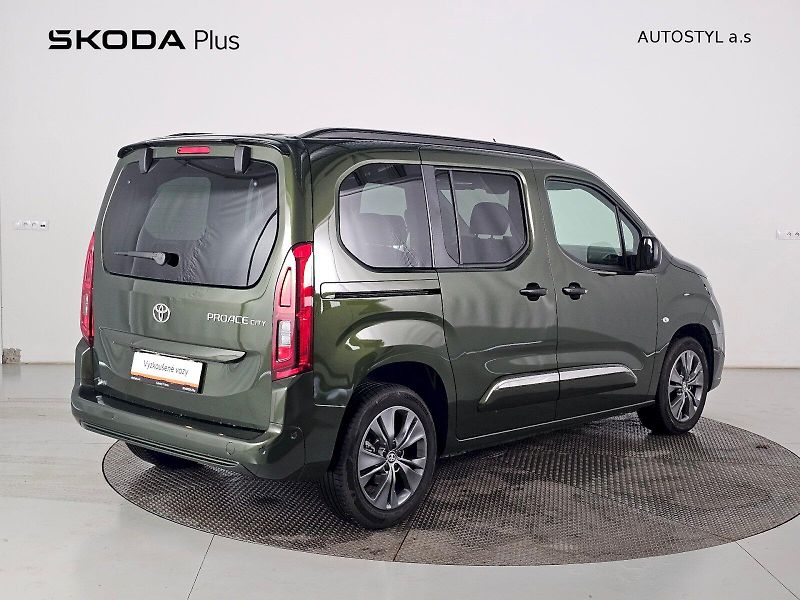 Toyota ProAce City Verso (2025) 1.5D 130k AT Short VIP - fotka 2 z 34