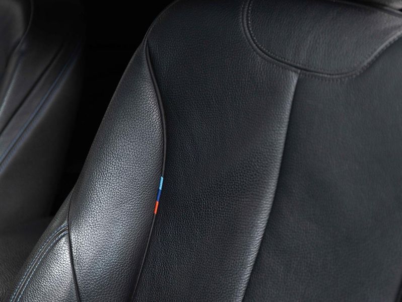 BMW Řada 1 M140i xDrive - fotka 19 z 23
