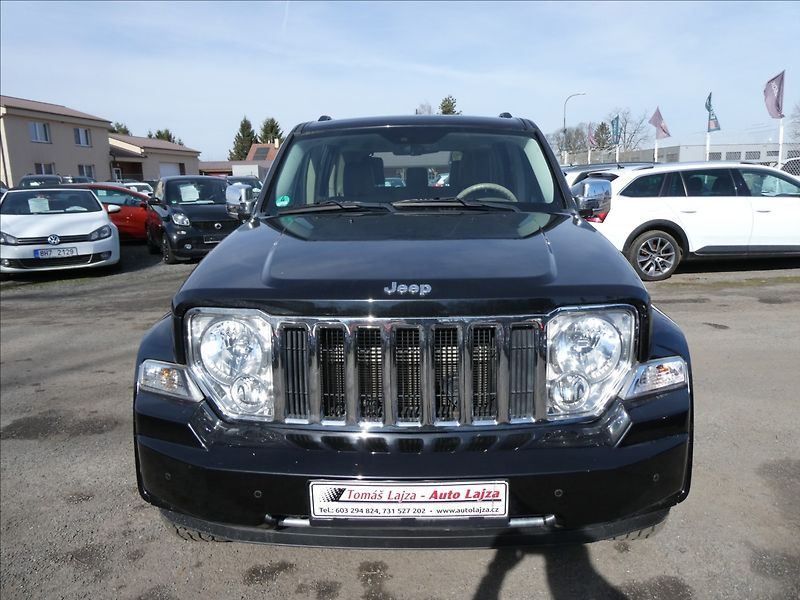 Jeep Cherokee 3,7 L 151kW 4x4, automat - fotka 2 z 37