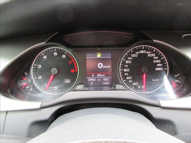 Audi A4 2,0 TFSi 155Kw S-Line, 4x4, VA - fotka 18 z 23