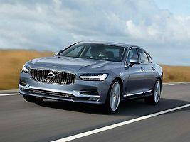Volvo S90.