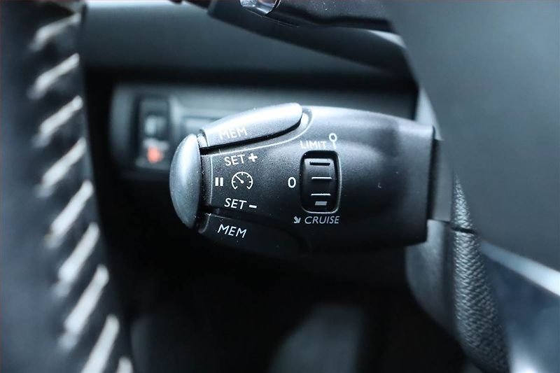 Peugeot 308 (2019) 1.2 PureTech, Automat - fotka 24 z 24
