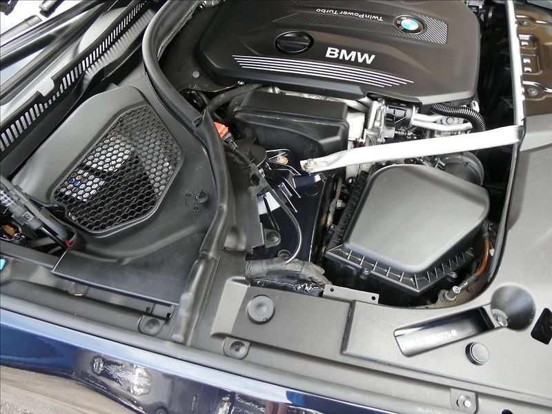 BMW Řada 5 3,0 540d xDrive 235kW MPaket,D - fotka 46 z 50