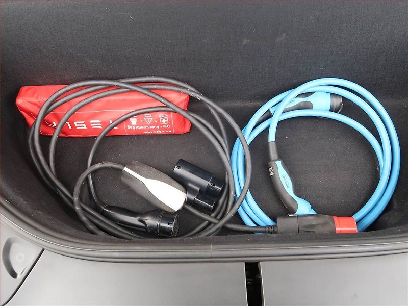 Tesla Model X (2016) P90D, SoH 89% - fotka 27 z 27
