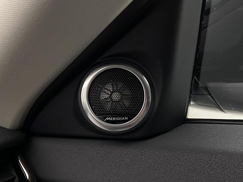 Land Rover Range Rover Evoque D200 DYNAMIC SE AWD REZERVACE - fotka 28 z 46