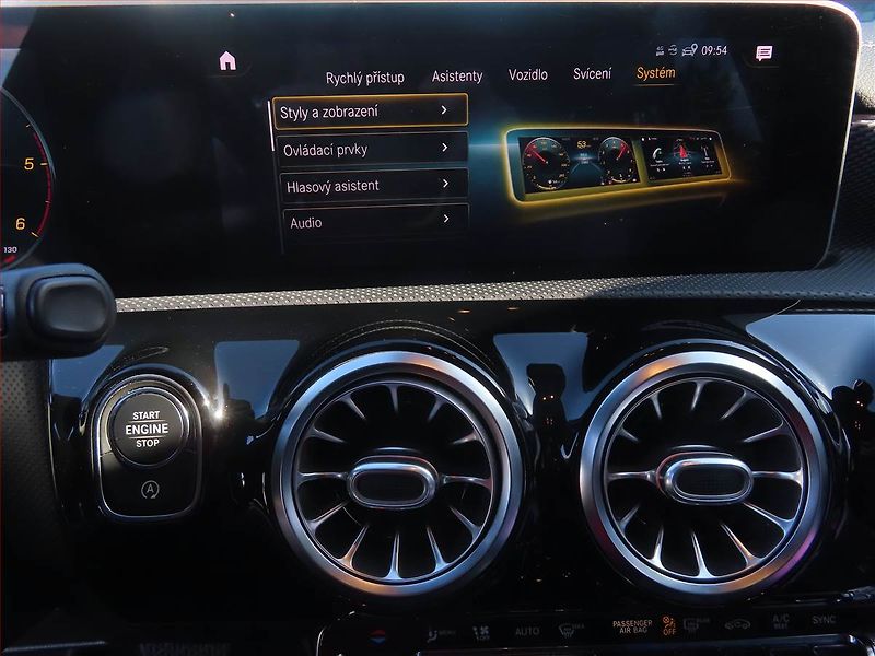 Mercedes-Benz CLA (2020) 200 d - fotka 22 z 28