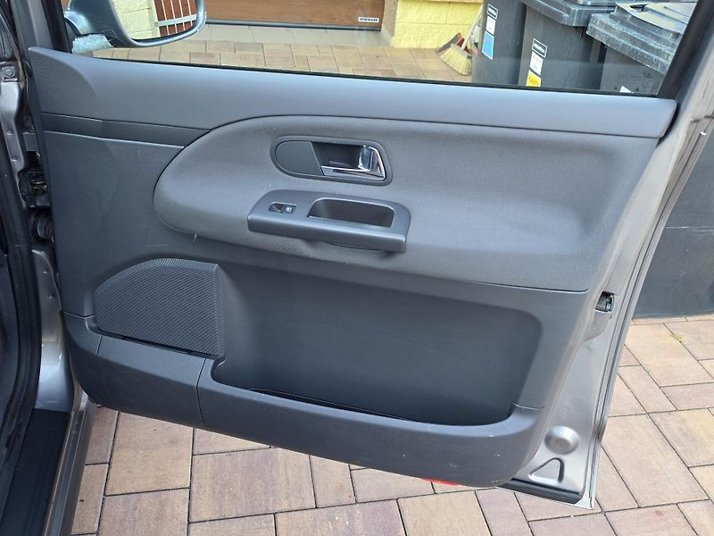 Seat Alhambra 2.0TDi 140PS REFERENCE*2xSADA* - fotka 33 z 46