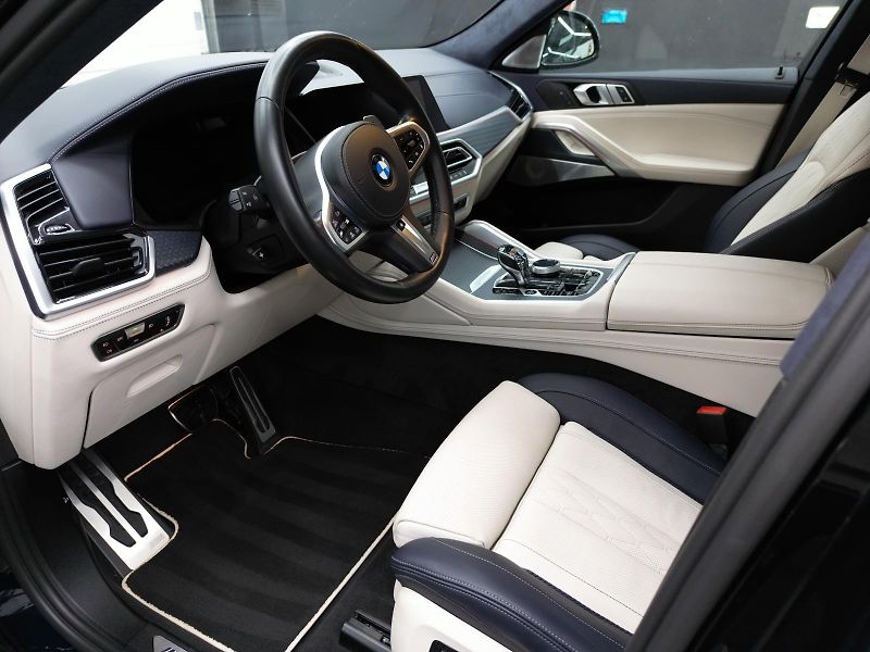 BMW X6 (2021) BMW X6, xDrive40i MAX VÝBAVA!! - fotka 10 z 13