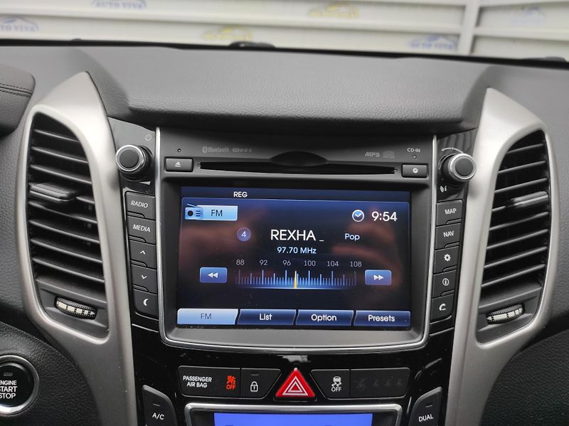 Hyundai i30 1.6 CRDI 94kw Trikolor - fotka 17 z 43
