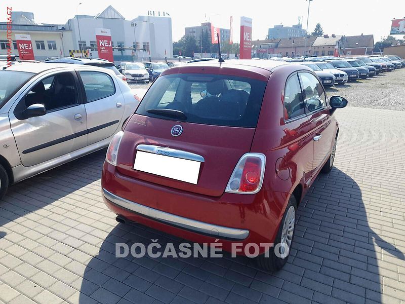 Fiat 500 (2015) 1.2, servis.kniha - fotka 2 z 3