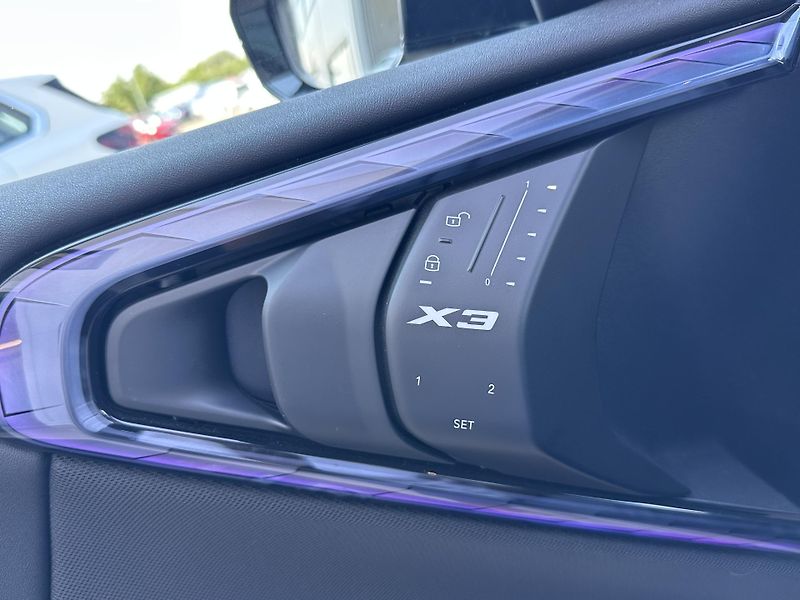 BMW X3 M50 xDrive - fotka 25 z 31