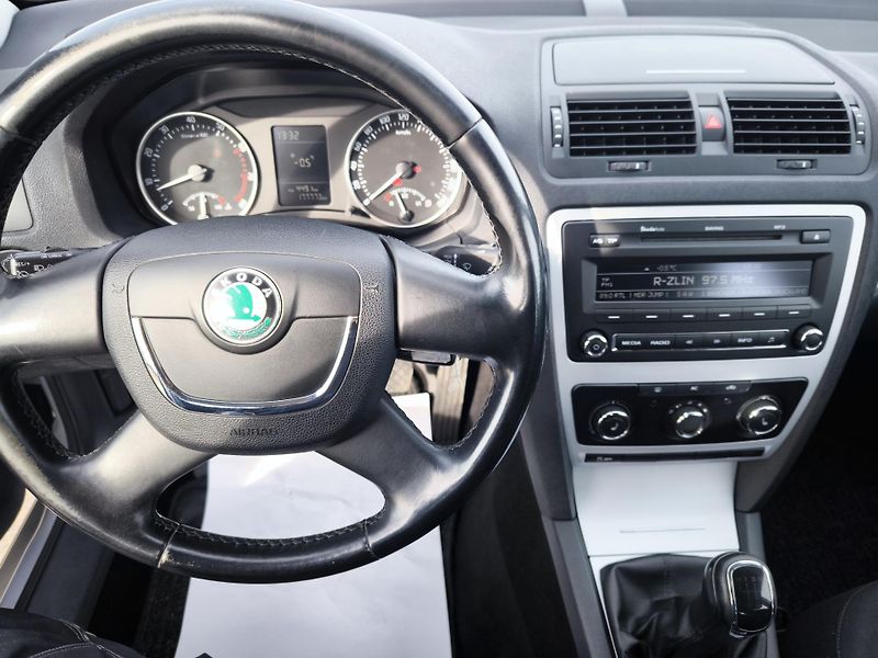 Škoda Octavia 1,4TSI 90kW 1 MAJITEL - fotka 31 z 49