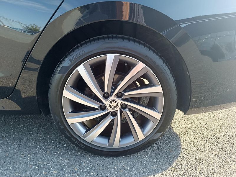 Škoda Octavia (2021) 2,0TSI DSG STYLE 4x4 | ZÁRUKA - fotka 23 z 26