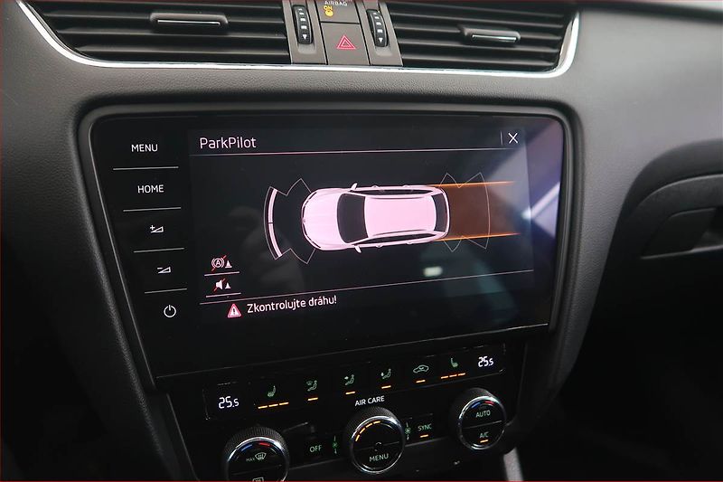 Škoda Octavia (2017) 2.0 TDI, Navi, Tempomat - fotka 14 z 18
