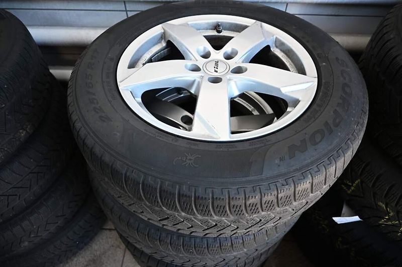 Ford Kuga (2023) 2.5 LED VIRTUAL Kamera BO DURA - fotka 31 z 33