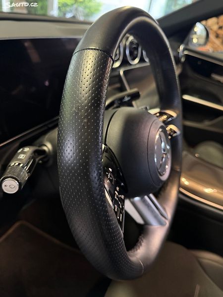 Mercedes-Benz Třídy C 300e AMG paket odpočet DPH - fotka 18 z 29