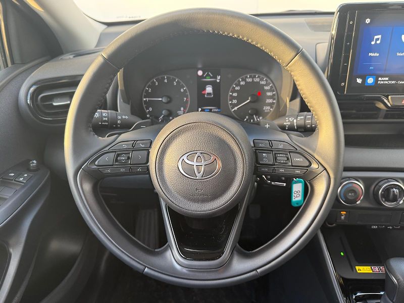 Toyota Yaris 1.5 Dynamic Force Style AT - fotka 15 z 26