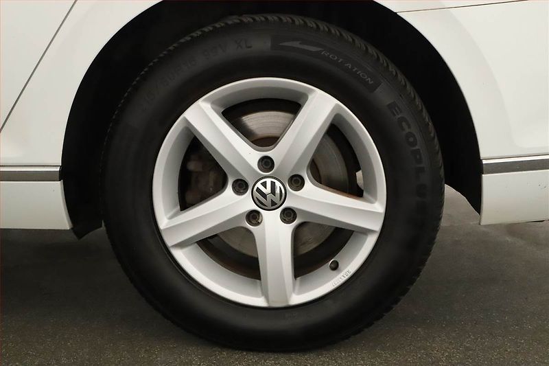 Volkswagen Passat (2019) 2.0 TDI, 4X4, Automat - fotka 18 z 18