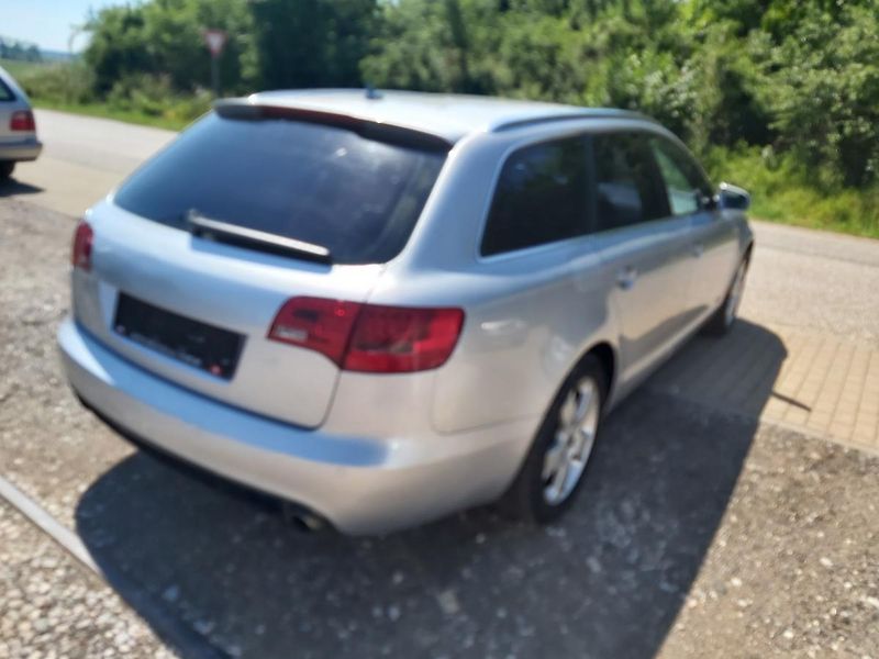 Audi A6 (2005) 3,2 Avant Quatro - fotka 12 z 36
