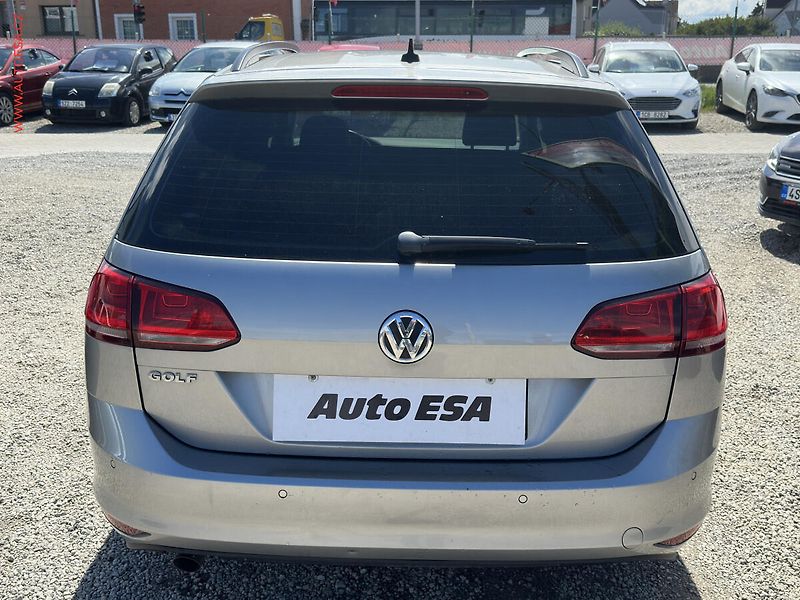 Volkswagen Golf (2015) 1.6TDI, Navi - fotka 5 z 21