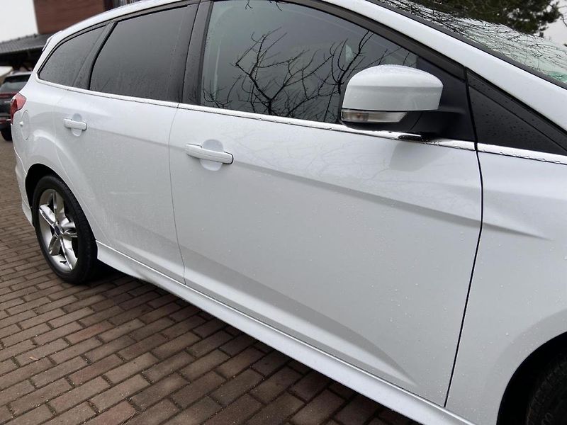 Ford Focus (2014) 1.0EcoBoost 92kw - fotka 10 z 32