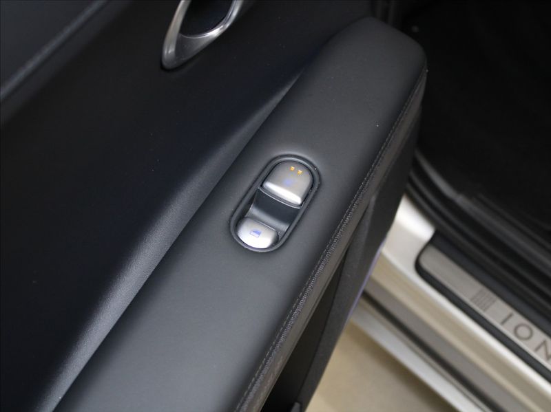 Hyundai Ioniq 5 0,1 77kWh Style Premium TAŽNÉ - fotka 26 z 29