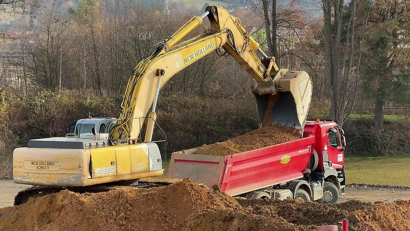 Stavba zbývajících úseků dálnice D3 na Kaplicku a přivaděče z D3 do Českého Krumlova.