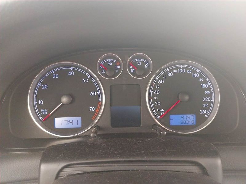 Volkswagen Passat (2004) 1.6, Serv.kniha, po STK, Tažné - fotka 11 z 18