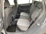 Volkswagen Passat (2016) 2.0 TDi, DSG, park.asist - náhled 10