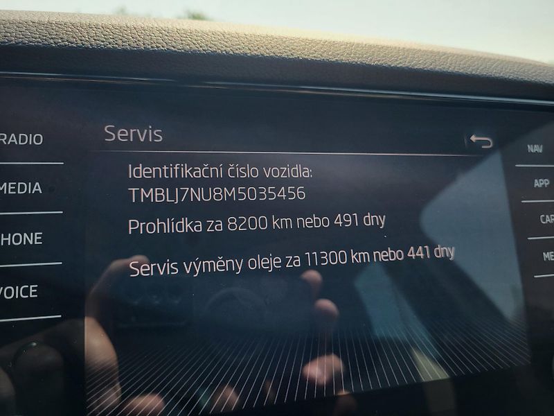 Škoda Karoq 2.0 TDi 110kW DSG 4x4 STYLE - fotka 46 z 48