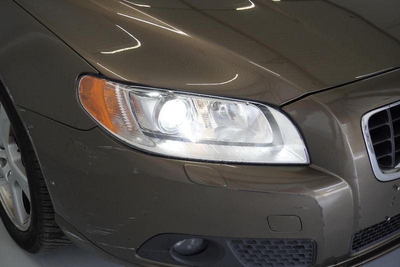 Volvo V70 2.0 D4 120kW MOMENTUM - fotka 4 z 26