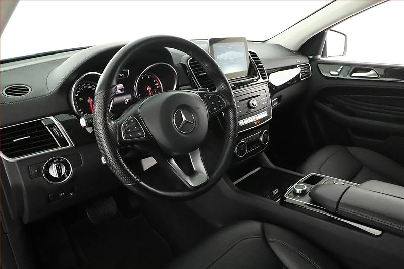 Mercedes-Benz GLE (2016) AMG line 400 4MATIC - fotka 19 z 27