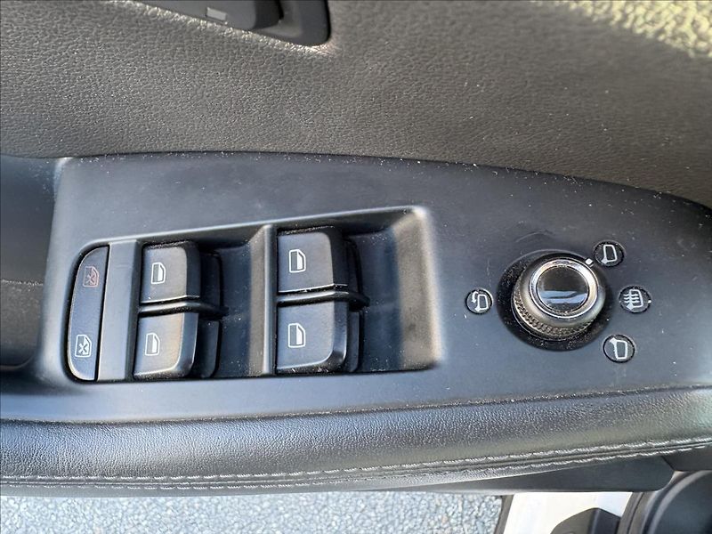 Audi Q5 3,0 TDi176kW 3x S-line,Max výb - fotka 6 z 50