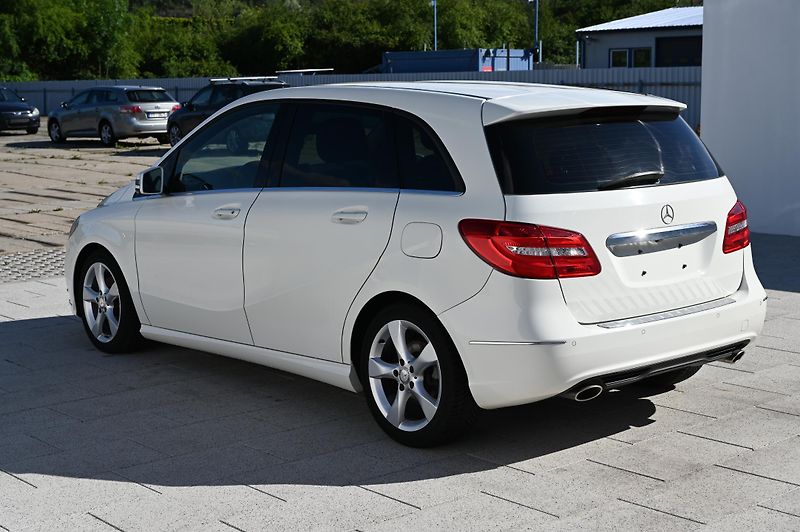 Mercedes-Benz Třídy B B 180 1.6 90KW Edition 1/2013 - fotka 7 z 38