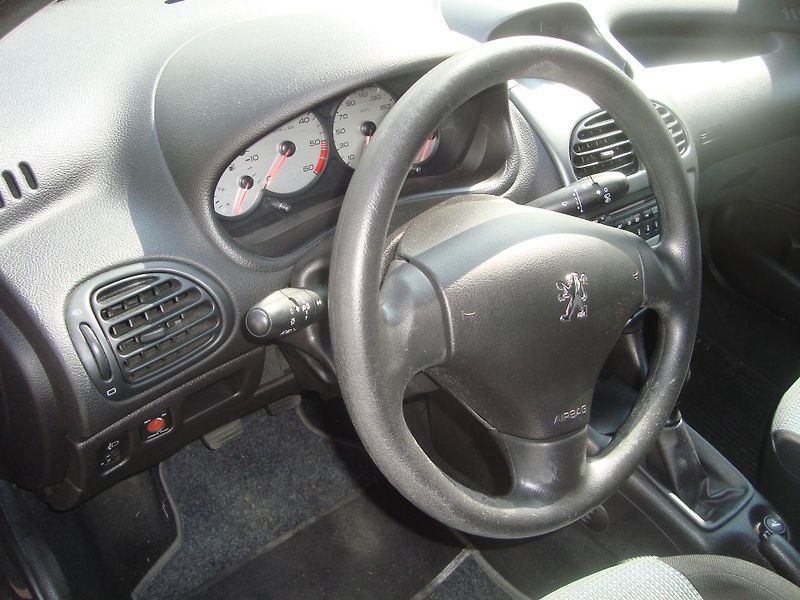 Peugeot 206 (2004) 1,4 HDI - fotka 11 z 14