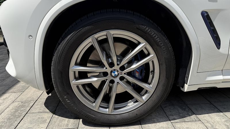 BMW X3 (2019) BMW X3 xDrive 20d po 1.majitel - fotka 10 z 37