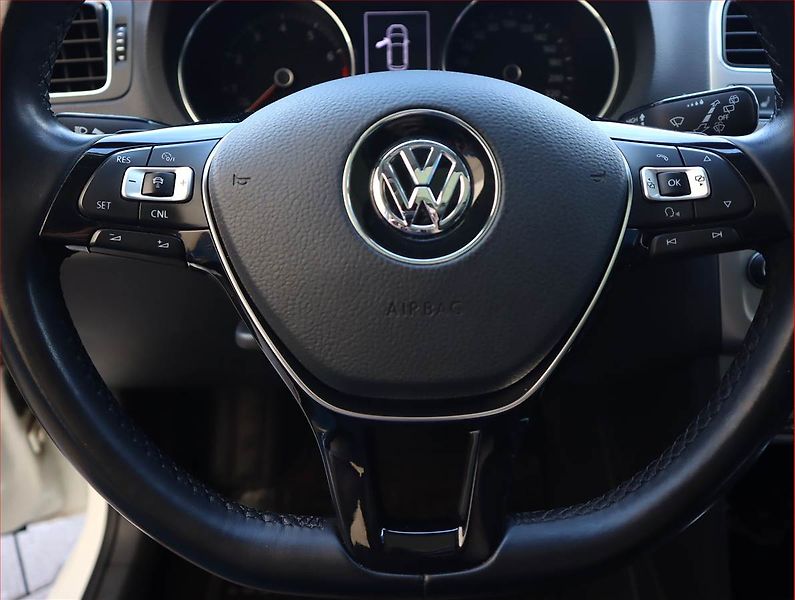 Volkswagen Polo (2015) 1.2 TSI, Automat, Serv.kniha - fotka 22 z 22
