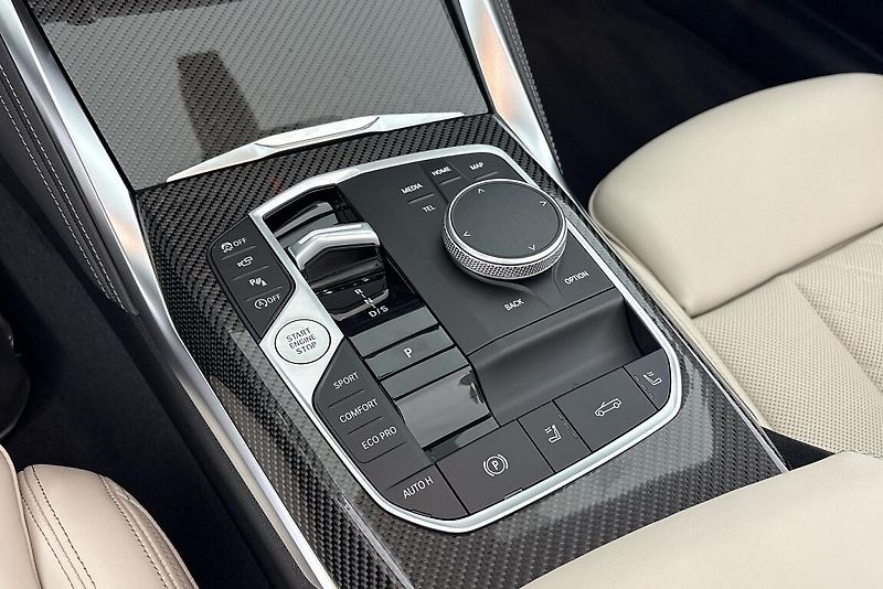 BMW Řada 4 M440i xDrive Convertible - fotka 21 z 24