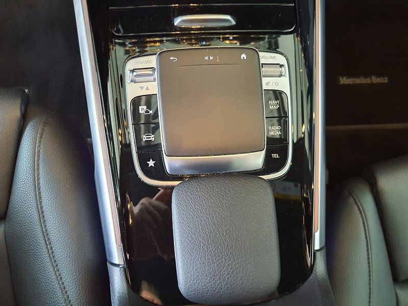 Mercedes-Benz GLB (2020) 220 D 4MATIC - fotka 14 z 25