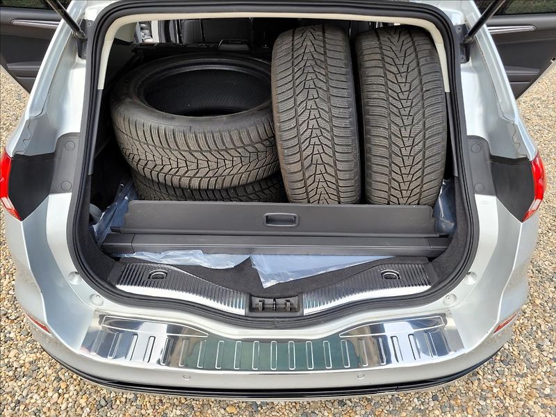 Ford Mondeo 2,0 DA,Limited,xenon,navi,výhř - fotka 42 z 50